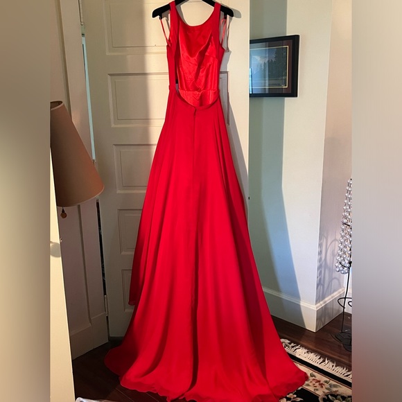 Ieena for MacDuggal Prom Dress - Picture 3 of 3